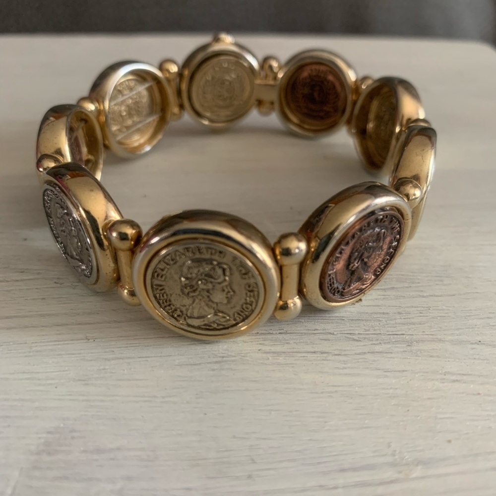 Queen Elizabeth II Tri Color Coin Style Bracelet - Picture 2 of 9